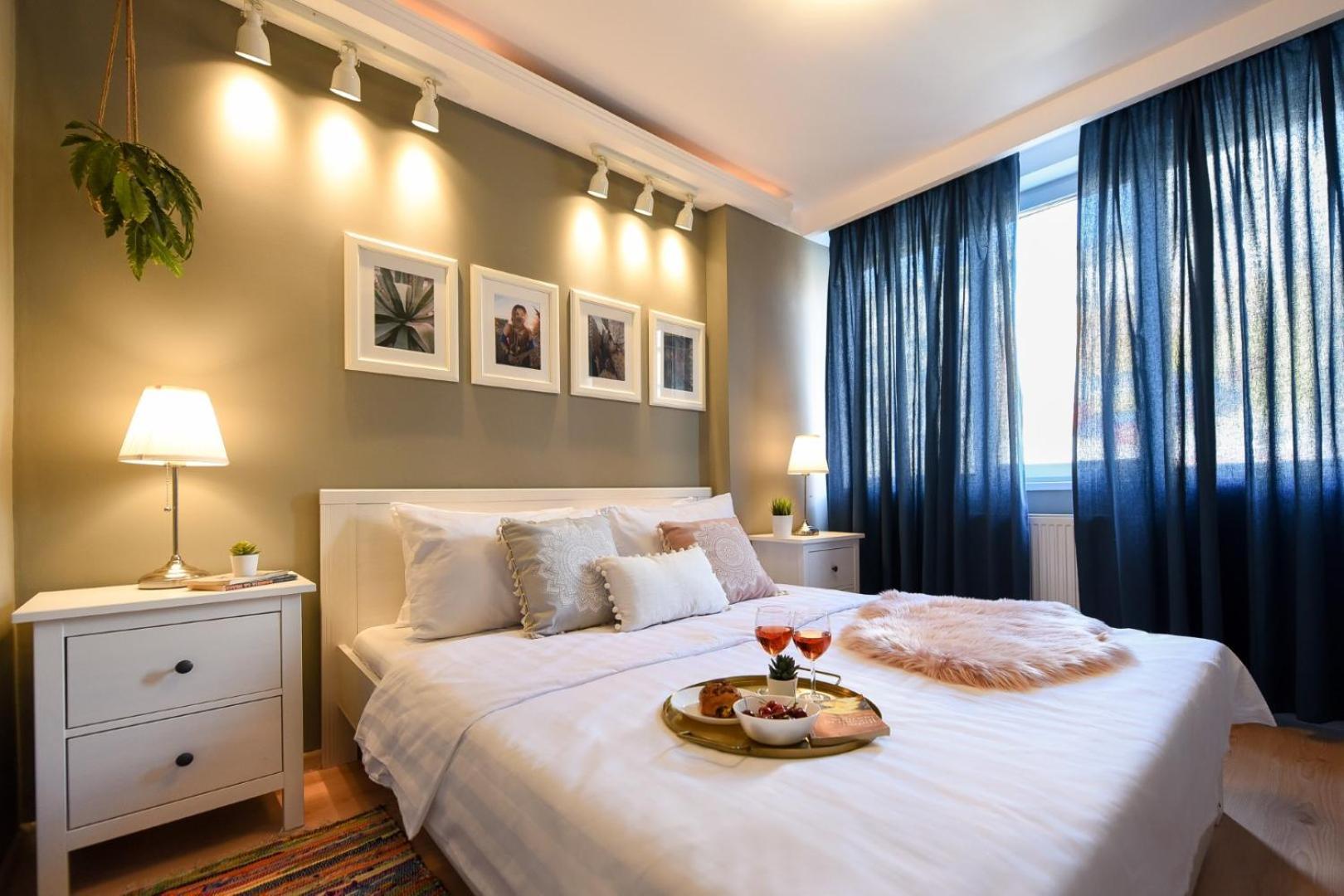 Downtown Oasis: Central Apartments With Cozy Charm Bucharest Exterior photo