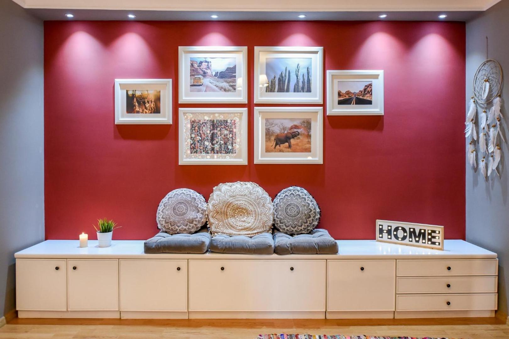 Downtown Oasis: Central Apartments With Cozy Charm Bucharest Room photo